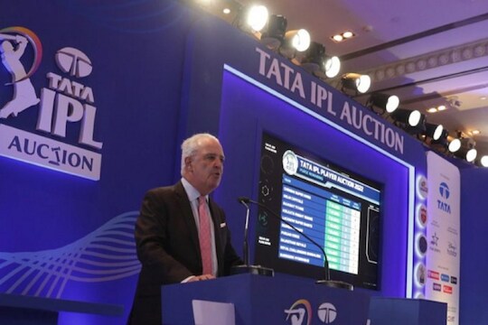 IPL Auction 2022: आयपीएल लिलावात विघ्न, 3.30 पर्यंत थांबले ऑक्शन!