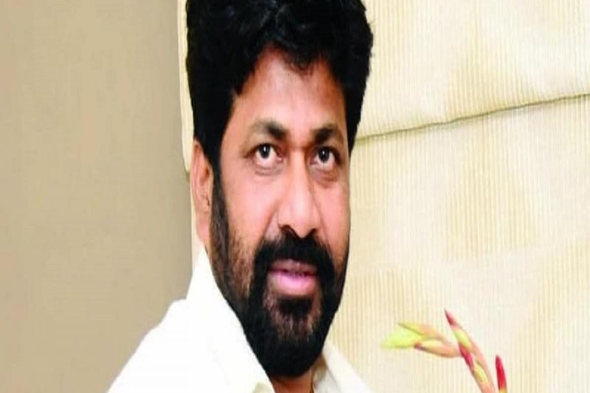 टायमिंगची चर्चा! बंडखोर बच्चू कडू यांना रस्ते गैरव्यवहार प्रकरणात क्लीन चिट; काय आहे प्रकरण?