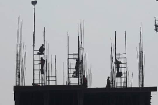 Budget 2022: सर्वसामान्यांना दिलासा, घर बांधण्याचा खर्च कमी होणार, काय आहे कारण?