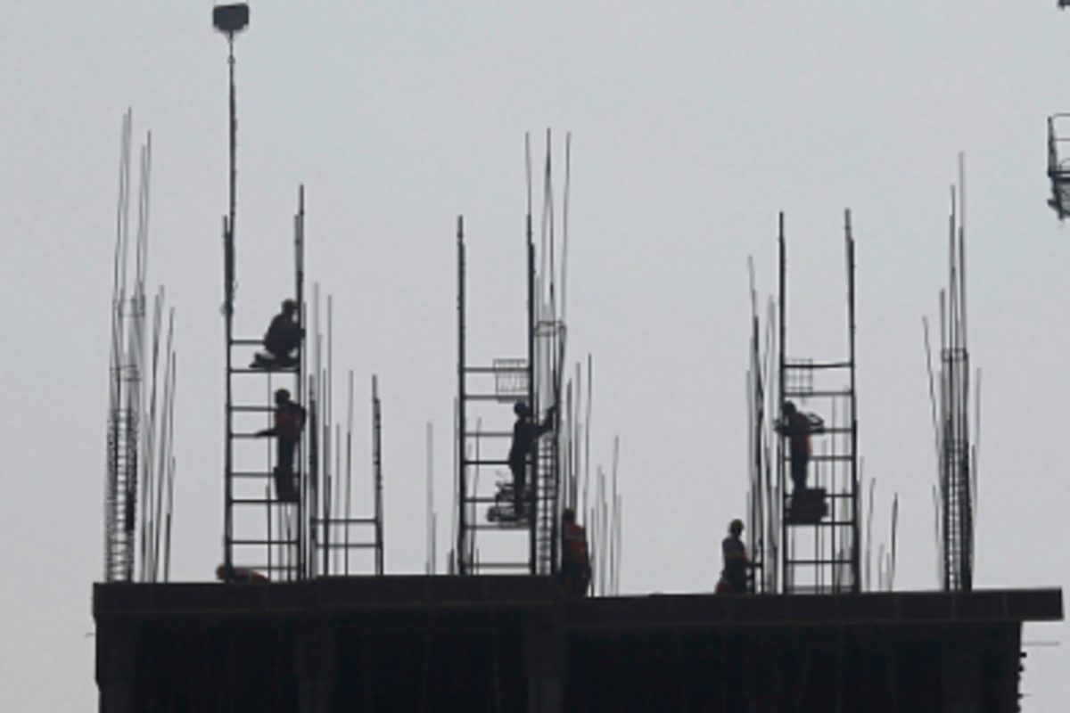 स्वस्तात घर बांधण्याची संधी; विट, सळया, सिमेंटच्या दरात घसरण