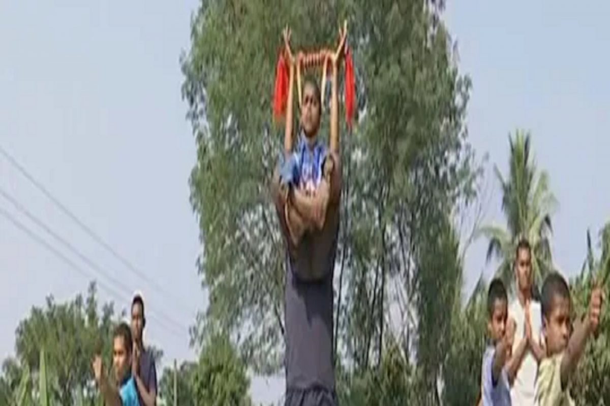 एका ट्रेनरमुळे 13 आदिवासी मुलांचं बदललं आयुष्य, वाचा प्रिन्स डान्स ग्रुपची प्रेरणादायी कहाणी