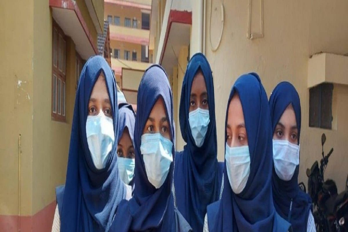बुरखा, दुपट्टा आणि घुंघट घालून कॉलेज कॅम्पसमध्ये प्रवेश करता येणार नाही