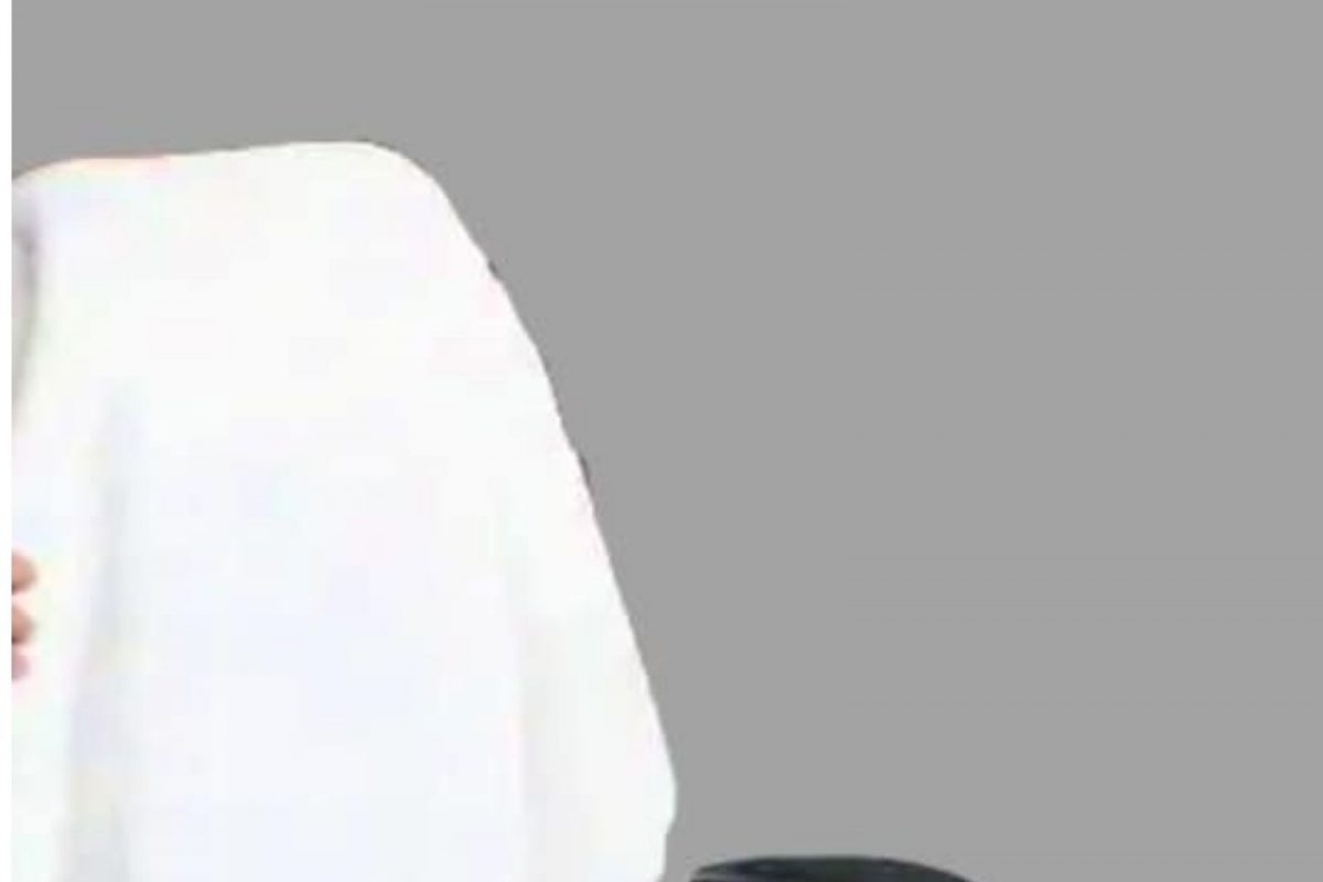 IAS-IPS अधिकाऱ्यांच्या खुर्चीवर पांढरा टॉवेल का असतो? सोशल मीडियावर सुरूये Interesting चर्चा