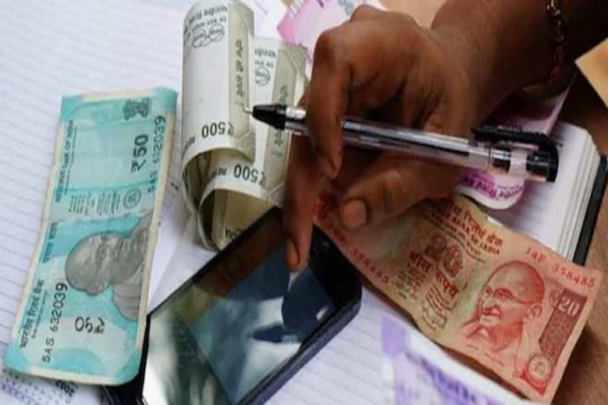 Tax Saving साठी उत्तम पर्याय आहे ELSS, तुमच्या गंतवणुकीवर किती फायदा मिळेल?