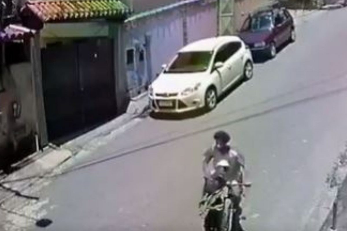 'चूक कोणाची'? अपघाताचा हा विचित्र VIDEO पाहून तुम्हालाही पडेल प्रश्न