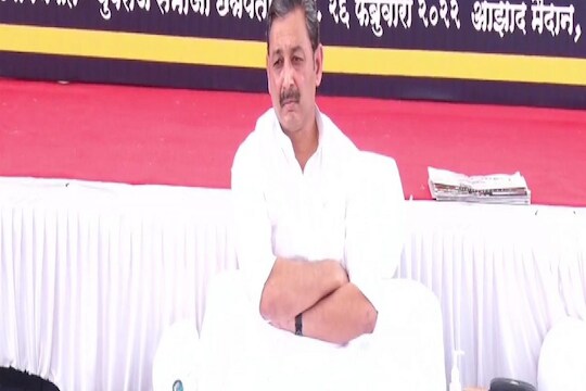  आज उपोषणाचा दुसरा दिवस असल्यामुळे सरकारने अजूनही दखल घेतली नाही. त्यामुळे मराठा आंदोलक कार्यकर्ते संतापले 