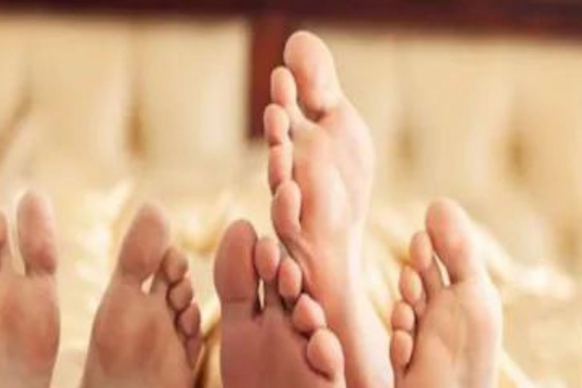 2 मित्रांच्या बायका पहिल्या भेटीतच पडल्या एकमेकींच्या प्रेमात; मग उचललं हे मोठं पाऊल पण...