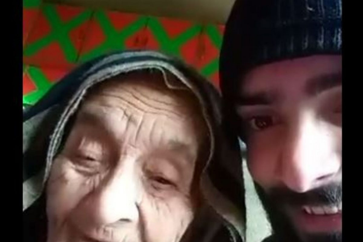 या 80 वर्षीय आजीबाईंची इंग्लिश ऐकून घालाल तोंडात बोटं; VIDEO चा इंटरनेटवर धुमाकूळ