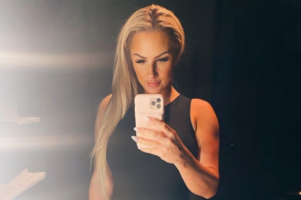 शिकवणी सोडून शिक्षिकेने सुरू केलं अजब काम; आता दर महिन्याला कमावते 25 लाख रूपये