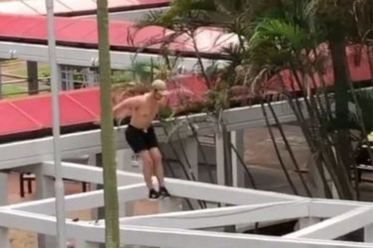 कधीही पाहिला नसेल असा जबरदस्त स्टंट; VIDEO पाहून घालाल तोंडात बोटं