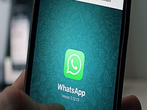 QR Code सह WhatsApp Account वेरिफाय करा. डाव्या बाजूला तीन डॉट्सवर क्लिक करा. त्यानंतर Settings वर क्लिक करा. 