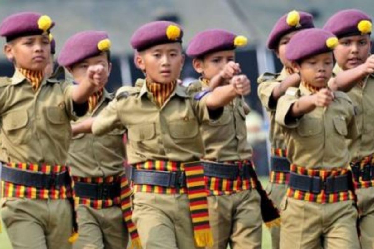 प्रवेश घेण्यासाठी विद्यार्थ्यांची चाचणी होणार आहे