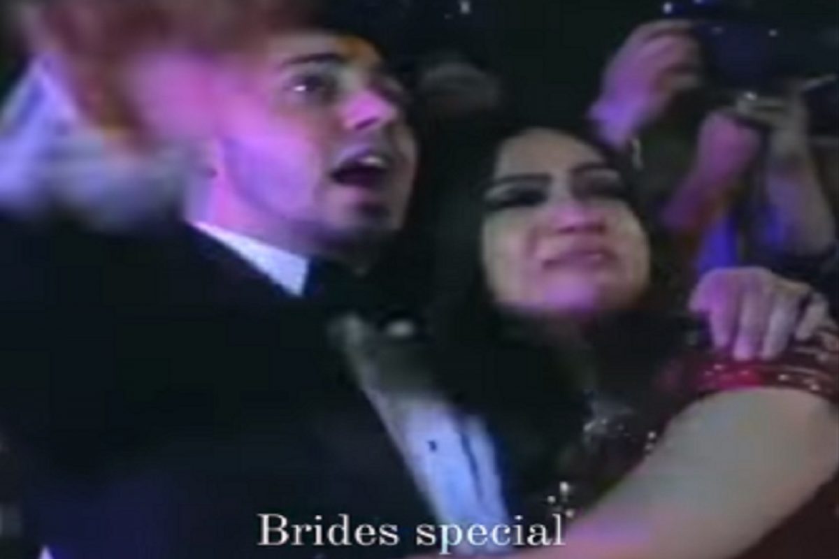 VIDEO - स्टेजवर फ्रेंड्सनी केलं असं काही की नवरदेवाला मिठी मारत ढसाढसा रडली नवरीबाई