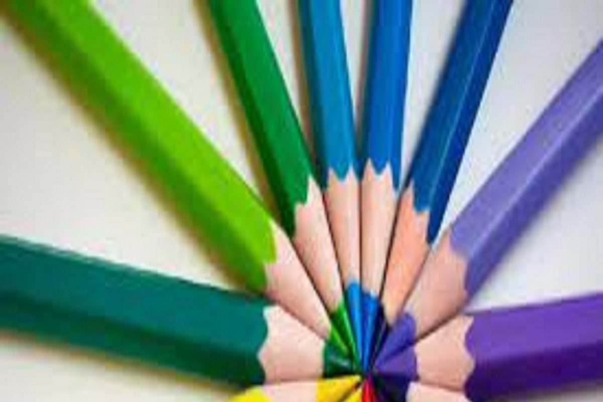 लाल, निळा की काळा? रंगाच्या आवडीवरून समजतं तुमची Personality कशी आहे