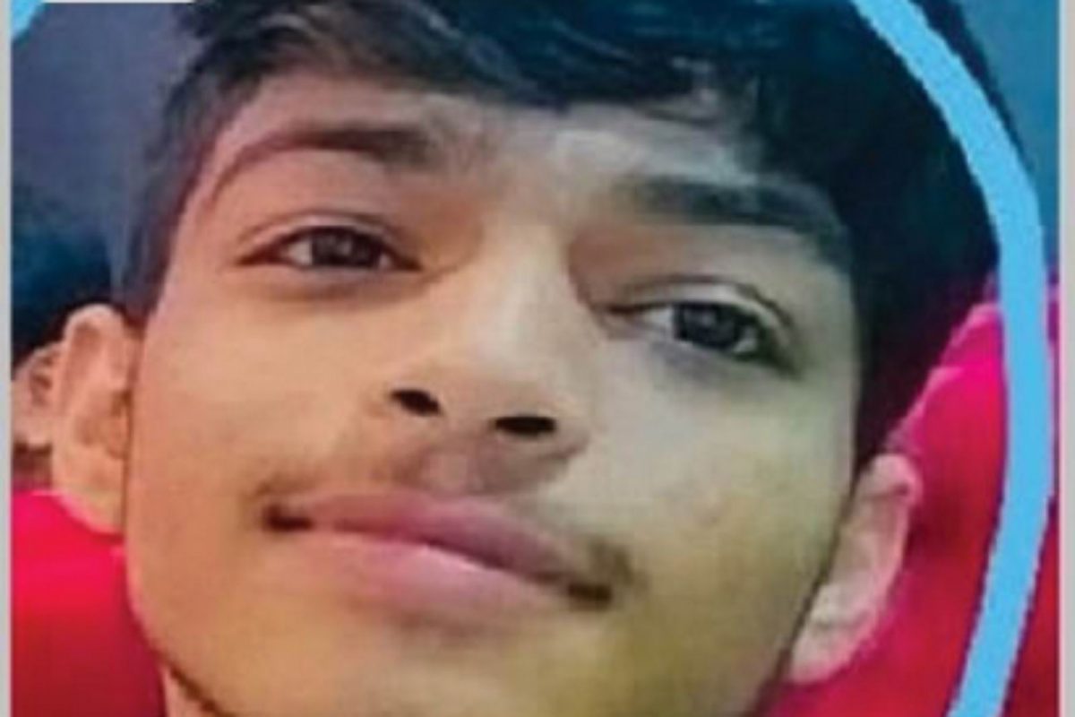 बाथरूममध्येच 17 वर्षीय पारसचा मृत्यू; अर्ध्या तासानंतर भावाने दार ठोठावलं आणि...