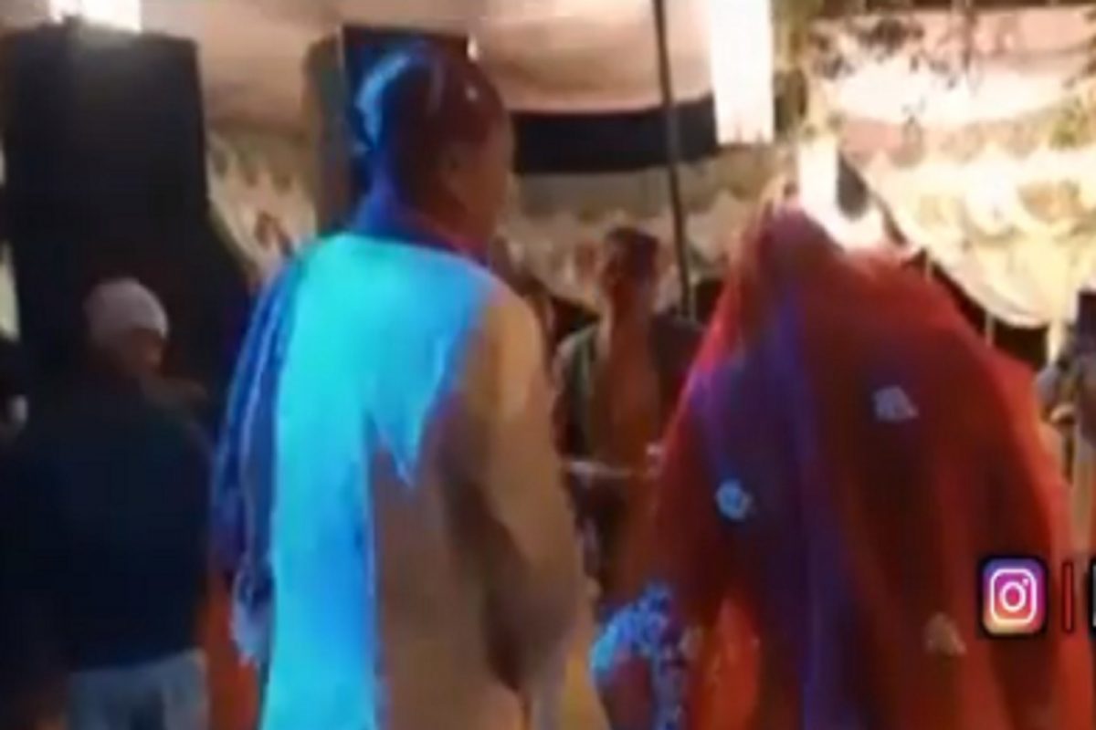 अरे बापरे! डान्स करणार तोच...; नवरा-नवरीसोबत घडली भयंकर दुर्घटना; VIDEO VIRAL