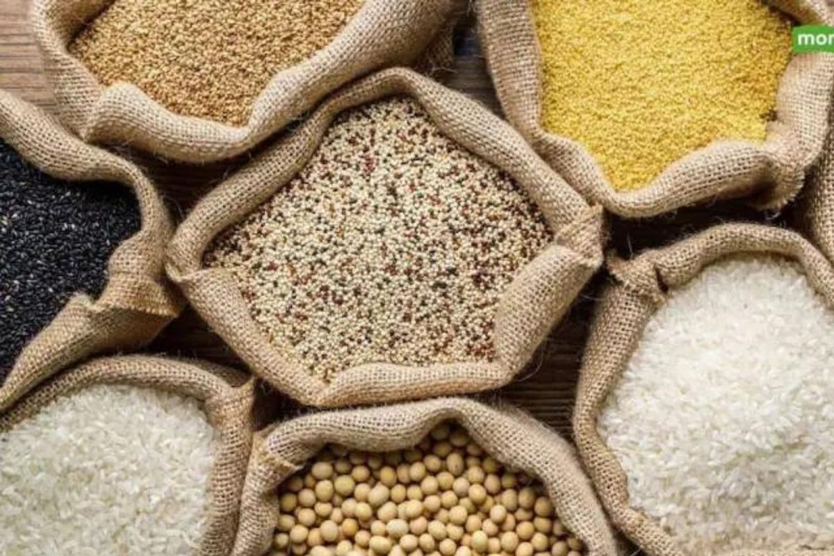 फायबरसाठी ओटचे जाडे भरडे पीठ, बार्ली, मटार, सोयाबीनचे पदार्थ, डाळी, लिंबू आणि सफरचंद यांचा समावेश करा.