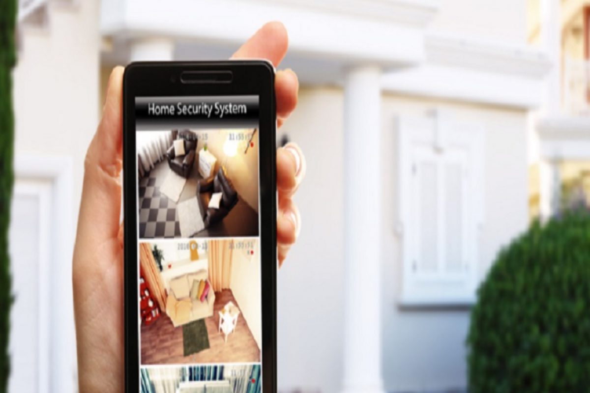 तुमच्या घरावर लक्ष ठेवतील हे CCTV Mobile Apps, चोरी होण्याच्या भितीपासून होईल सुटका