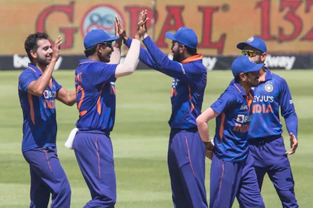 BREAKING : शिखर धवन, गायकवाडसह 8 जणांना कोरोनाची लागण, विंडीज सीरिज धोक्यात!