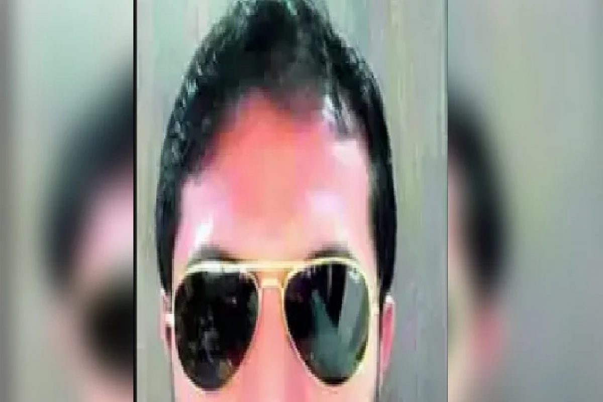 अडीच वर्षांच्या लेकीसमोर पत्रकाराची भररस्त्यात चाकूनं भोसकून हत्या