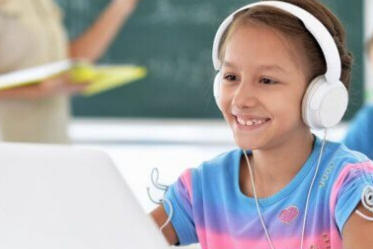 मुलांना लहानपणापासूनच कोडिंग शिकवण्याचे काय फायदे