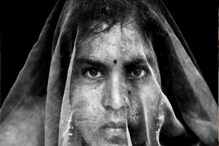 ‘लँट्रिन’ साफ केल्याबद्दल मिळायच्या दोन शिळ्या भाकरी आणि महिन्याचे 5 रुपये ‘लँट्रिन’ साफ केल्याबद्दल मिळायच्या दोन शिळ्या भाकरी आणि महिन्याचे 5 रुपये