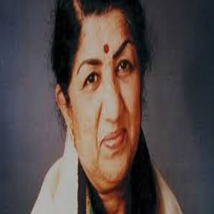  मध्यप्रदेशातील इंदूरमधून त्यांनी ही कार खरेदी केली होती. ही कार लता दीदींनी आईसाठी खरेदी केली होती. 
