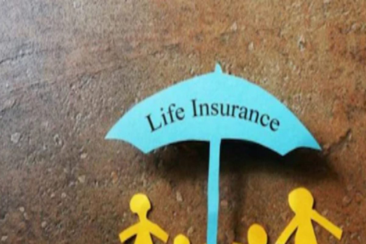 Life Insurance : पहिल्यांदा विमा पॉलिसी खरेदी करताना या गोष्टी लक्षात ठेवाच, पाहा डिटेल्स