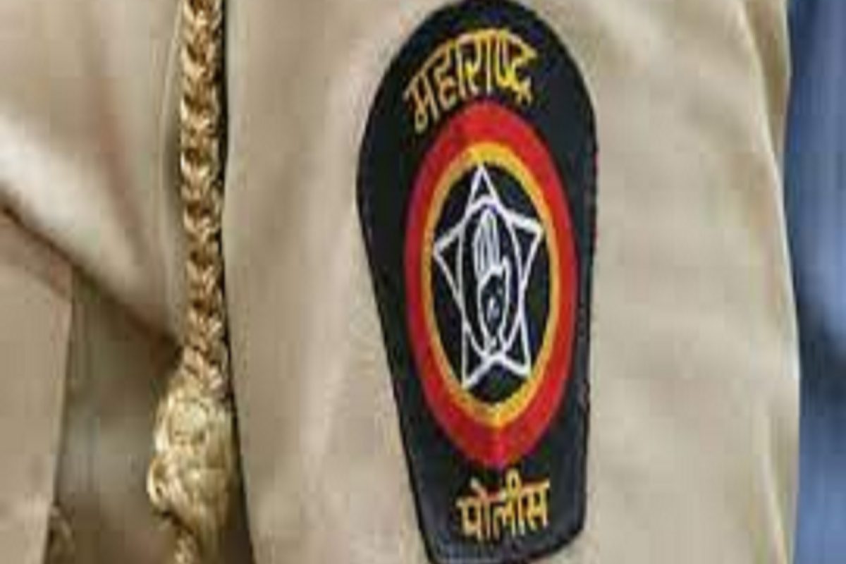 महाराष्ट्र पोलिसांचा 'ब्रिटिश कालीन' युनिफॉर्म आता बंद होणार? वाचा काय आहे कारण