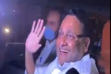 'कुछ ही देर की ख़ामोशी है...' कोठडी मिळाल्यानंतर मलिकांचा शायरीतून BJP ला इशारा 'कुछ ही देर की ख़ामोशी है...' कोठडी मिळाल्यानंतर मलिकांचा शायरीतून BJP ला इशारा