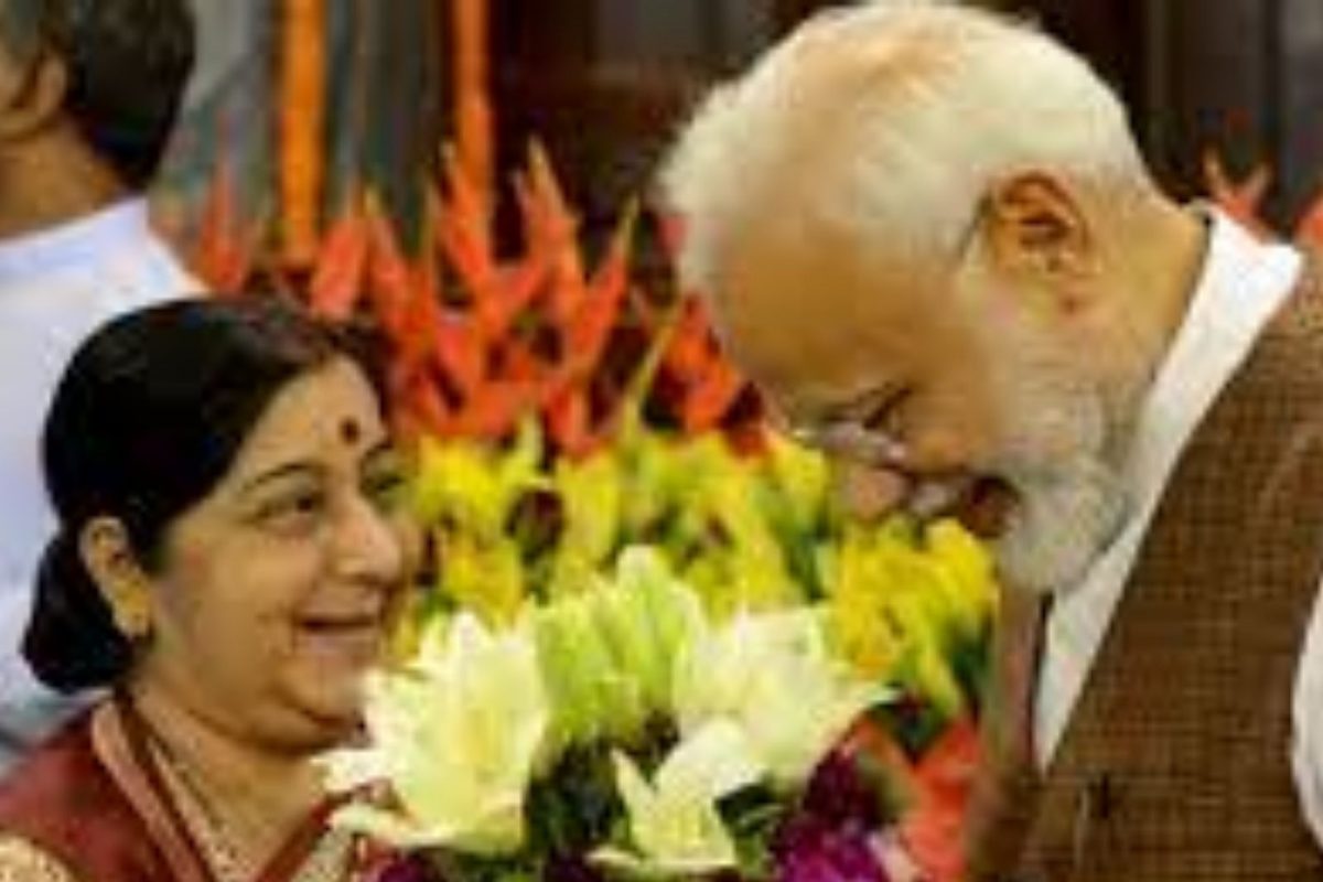 Sushma Swaraj Birth Anniversary : सुषमा स्वराज यांच्या जयंतीनिमित्त मोदींना शेअर केला तो किस्सा...