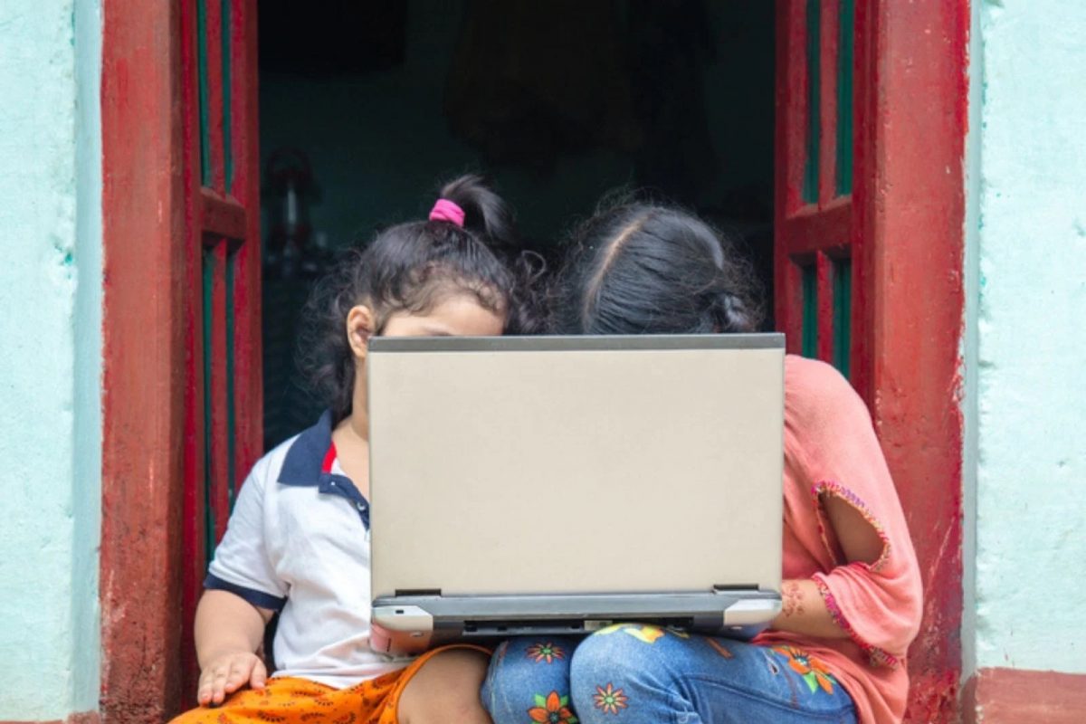 Safer Internet Day 2022: तुमच्या मुलाचा Internet वापर सुरक्षित आहे का? या Tips ठरतील फायदेशीर