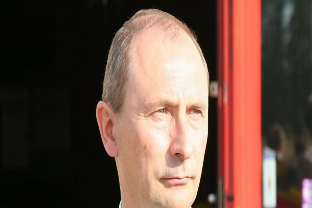 सेम टू सेम पुतिन! रशियाच्या राष्ट्राध्यक्षांसारखं दिसणं पडतंय महाग, मदतीची याचना करतोय हा इसम