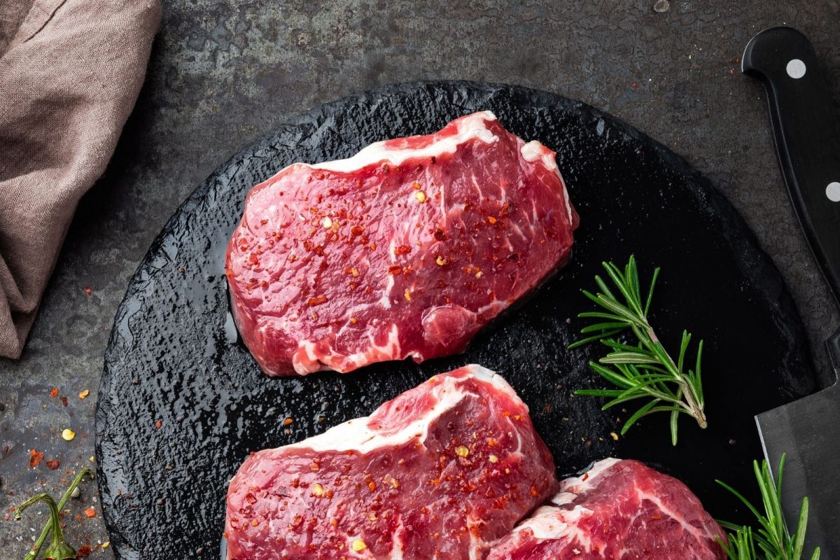 तुमच्या वयानुसार अशाप्रकारे घ्या आहार, या पदार्थांच्या अतिरेकामुळे कमी होतंय आयुष्य; Non Vegetarians नी विशेष द्या लक्ष