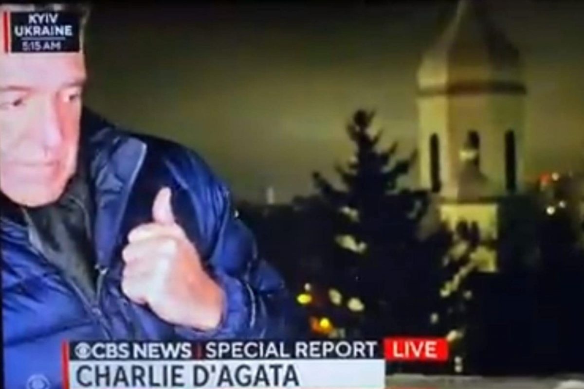 रिपोर्टिंग करताना रिपोर्टरच्या मागे आला रशियाच्या Fighter Jet चा भयंकर आवाज, पाहा LIVE VIDEO