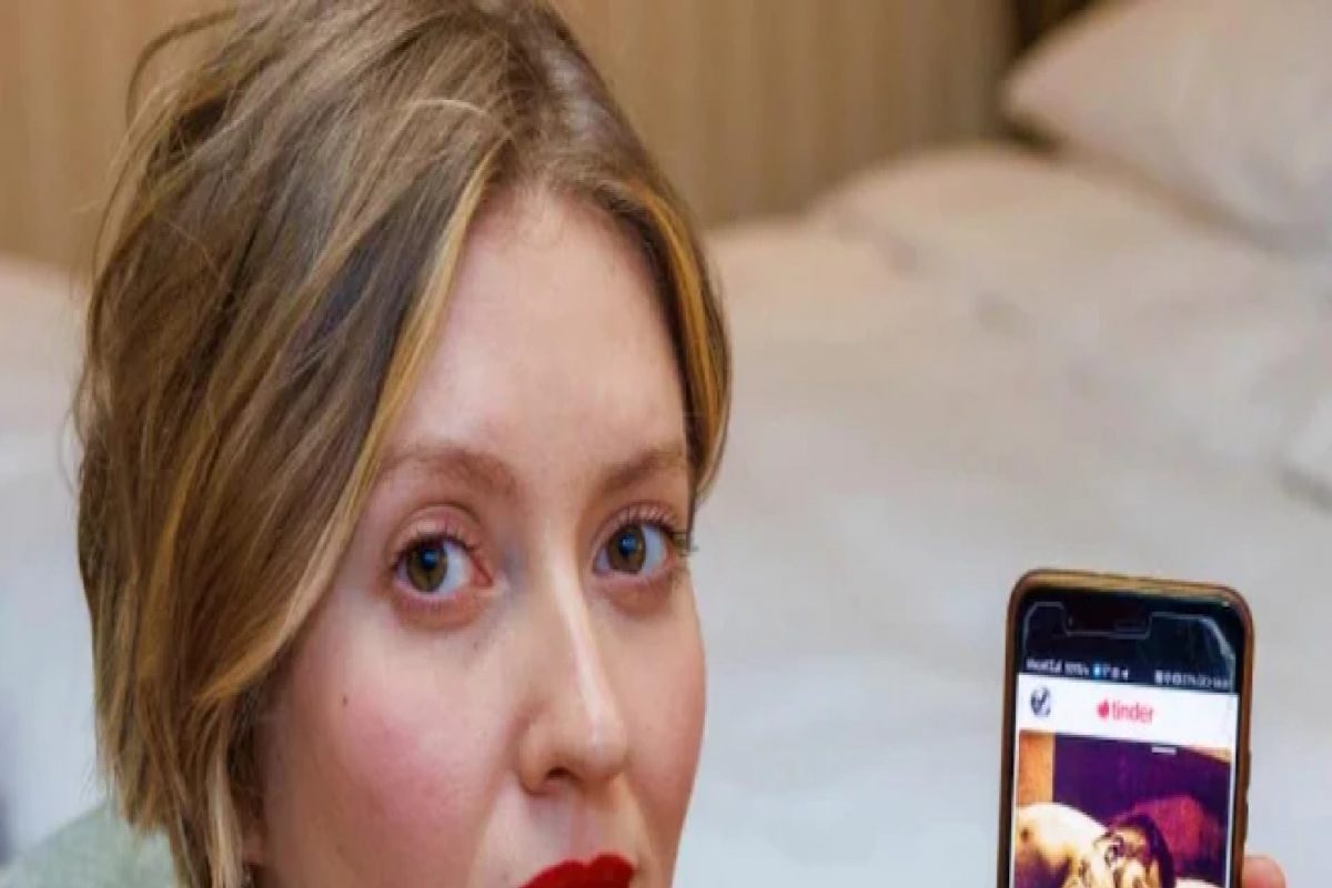 Ukraine Russia War: युक्रेन महिलांना रशियन सैनिकांचे फ्लर्टी मेसेज, Tinder वर बोलावत आहेत डेटसाठी