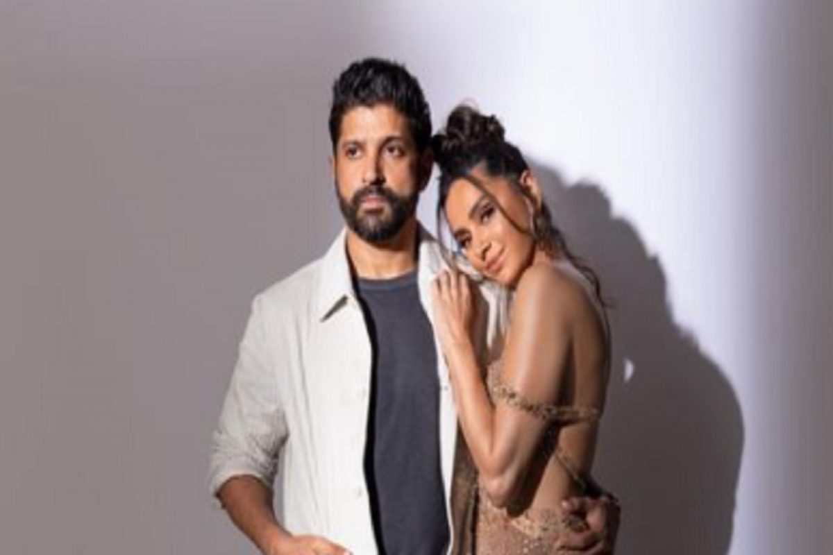 फरहान अख्तरसह लग्नानंतर शिबानी दांडेकरचा लेटेस्ट Photo पाहून चाहते हैराण, असं काय आहे फोटोत