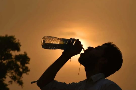 काळजी घ्या..! दोन दिवस उष्णतेचे; मुंबईसह 'या' शहरांमध्ये उन्हाचा तडाखा वाढणार
