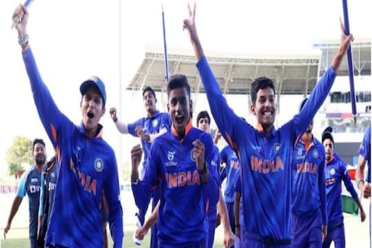 U19 WC : वर्ल्ड कप स्टारच्या वडिलांनी दिलीय अतिरेक्यांशी झुंज, जखमी झाल्यानंतरही मुलाला कळवली नाही बातमी