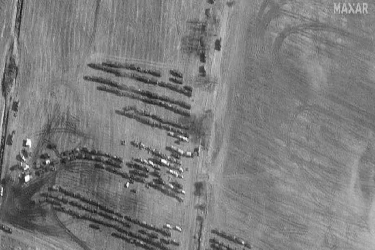 Russia Ukraine War: रशिया-युक्रेन युद्धाचे सॅटेलाइट Photos, काही अंतरावर 150 रशियन हेलिकॉप्टर