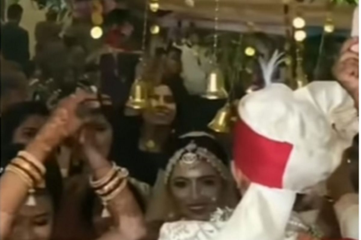 लग्नात नवरीला पाहून नवरदेव Out of Control, असं काही केलं...पाहा VIDEO