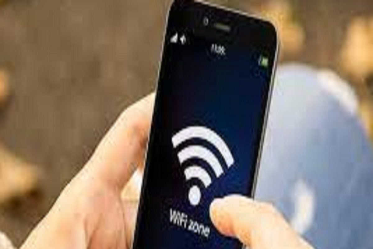 Public Wi-Fi सेफ नाही, हॅकर्स असा चोरी करतात डेटा; या गोष्टी लक्षात ठेवाच