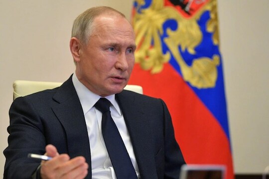 Ukraine Russia War: पुतिन यांना अन्नातून विष दिलं जाण्याची भीती.. 1000 वैयक्तिक कर्मचाऱ्यांना हटवलं