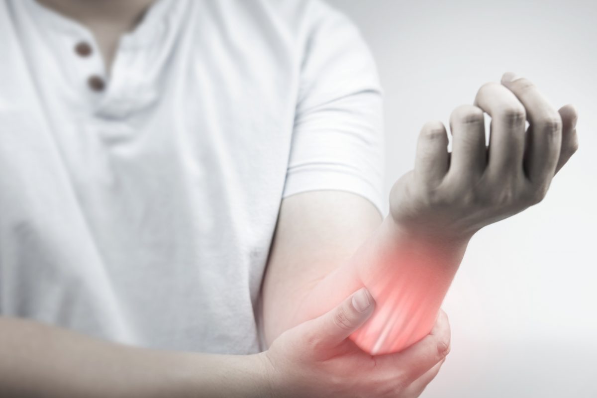 Healthy Bones: आपल्या या चुकीच्या सवयींमुळं हाडं होतात कमकुवत; आजपासूनच करा बदल