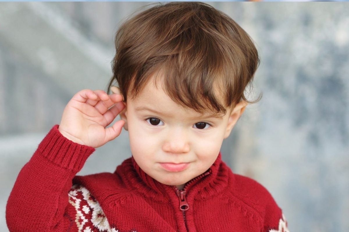 तुमचं बाळही सारखं-सारखं कान खाजवतंय? ही कारणं असतात त्या पाठिमागं, दुर्लक्ष नको