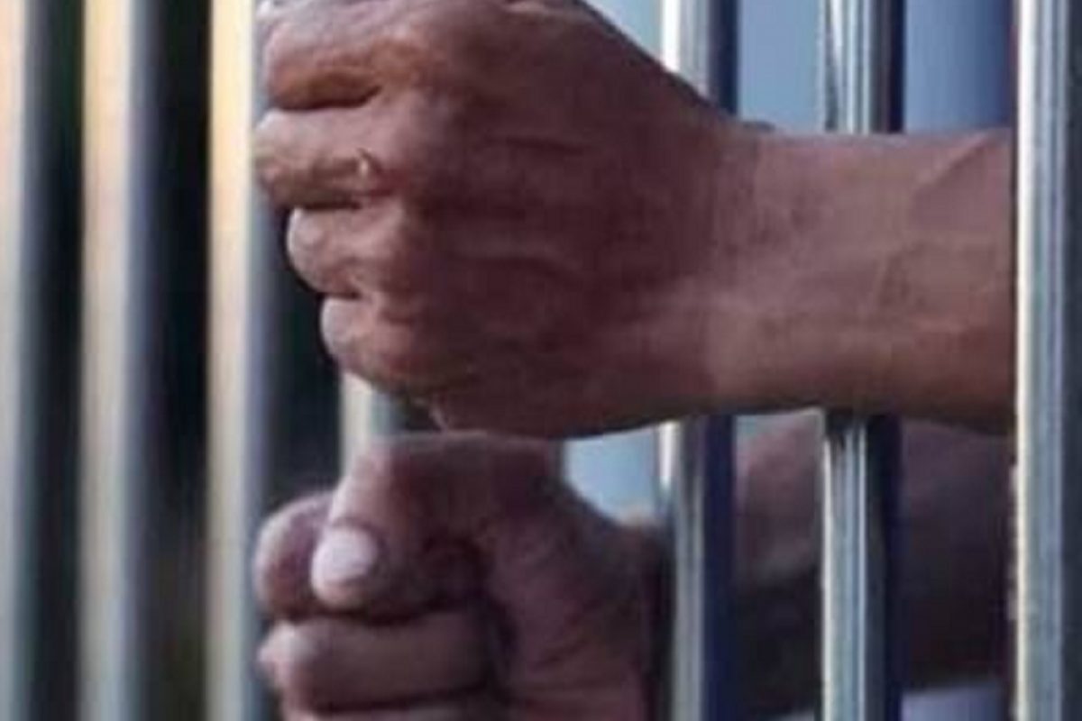 'मला पकडून दाखवा,' MBA पदवीधारकानं 4 वर्षात चोरली 14 वाहनं, वर पोलिसांनाच व्हॉटस अॅप मेसेज करत दिलं आव्हान, मग...