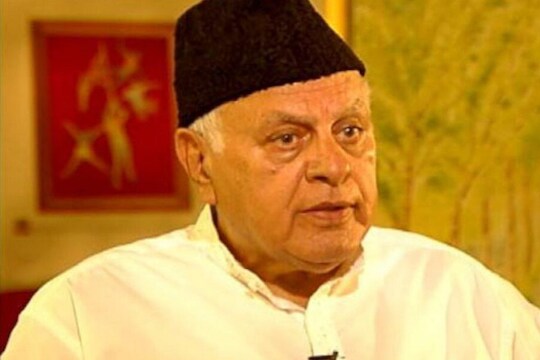 VIDEO : तुम्हीच तेव्हा मुख्यमंत्री होतात...काश्मिरी पंडितांच्या प्रश्नावर फारुख अब्दुल्ला संतापले, म्हणाले..