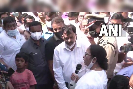 Birbhum Violence: 'हत्याकांडामागे मोठं षडयंत्र'; हिंसाग्रस्त भागात पोहोचल्यानंतर  ममता बॅनर्जींचं मोठं वक्तव्य