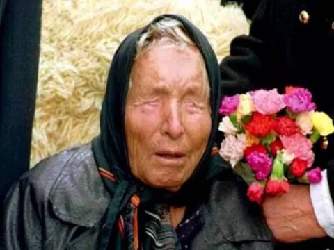 Baba Vanga Prediction : आश्चर्याची गोष्ट म्हणजे, त्यांनी रशियाचं युद्ध (Russia Ukraine War Updates) आणि त्यानंतर जगावर होणारे परिणाम याबद्दल सांगितले होते. वयाच्या 85 व्या वर्षी, बाबा वेंगा यांनी 1996 साली या जगाचा निरोप घेतला.