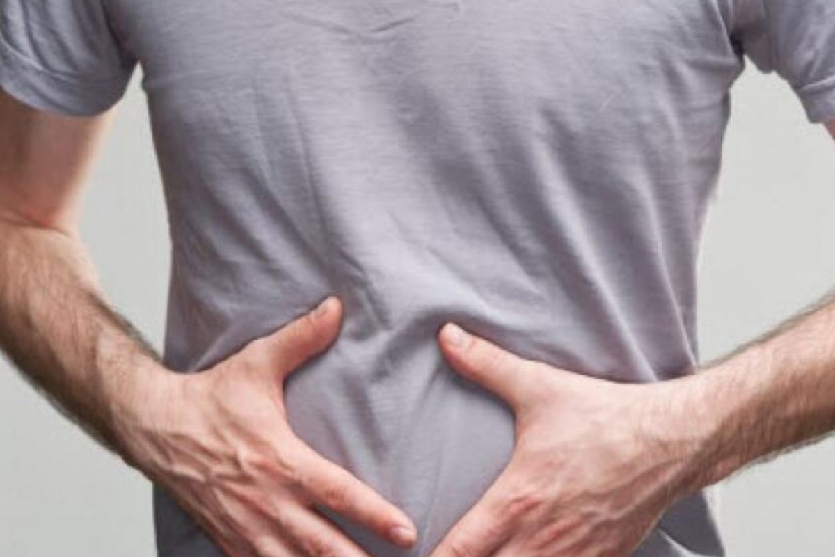 पचनासाठी चांगले -
पोटाच्या समस्यांनी त्रस्त असाल तर भेंडी आपल्यासाठी फायदेशीर ठरू शकते. वास्तविक, भेंडीमध्ये भरपूर फायबर असतात, जे पचनशक्ती मजबूत ठेवण्यास आणि पोट साफ करण्यास मदत करतात.